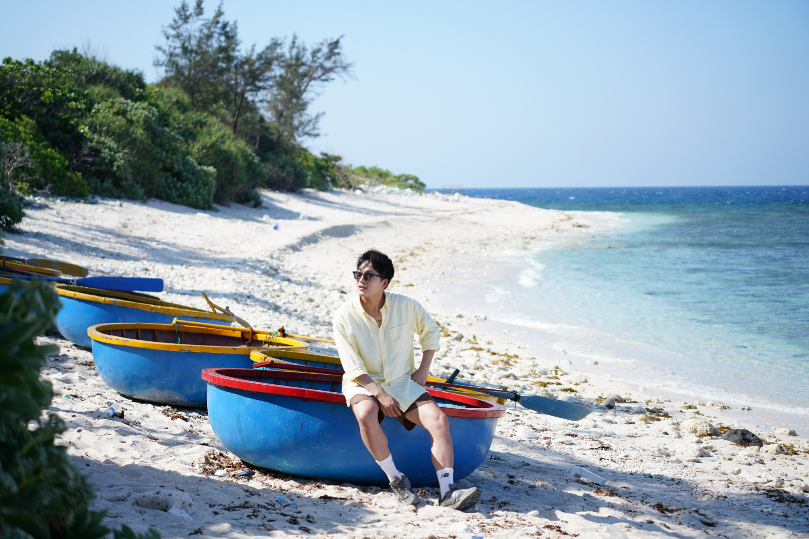 Nam du khách cho rằng, đảo Bé là nơi rất phù hợp với những ai muốn tạm trốn khỏi cuộc sống xô bồ. Ảnh: Mạnh Tiến Khôi