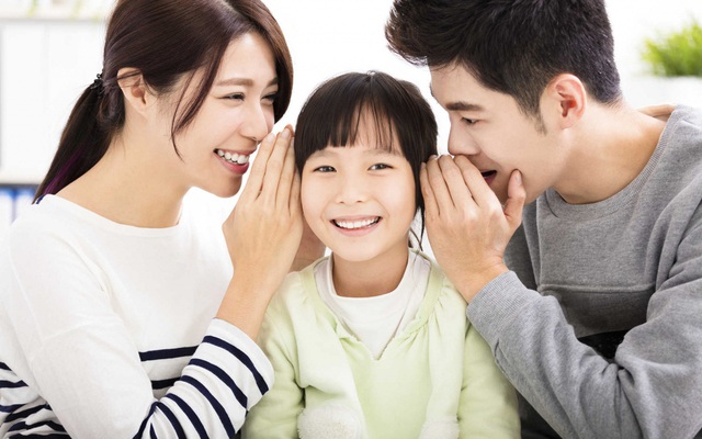 Sự ưu tú của con trẻ là tấm gương phản chiếu sự tu dưỡng của cha mẹ. Ảnh minh họa