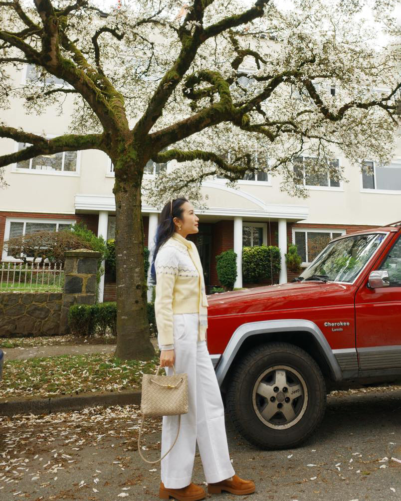 Vợ Phan Thành được khen mặc như du học sinh dạo phố Canada - 5