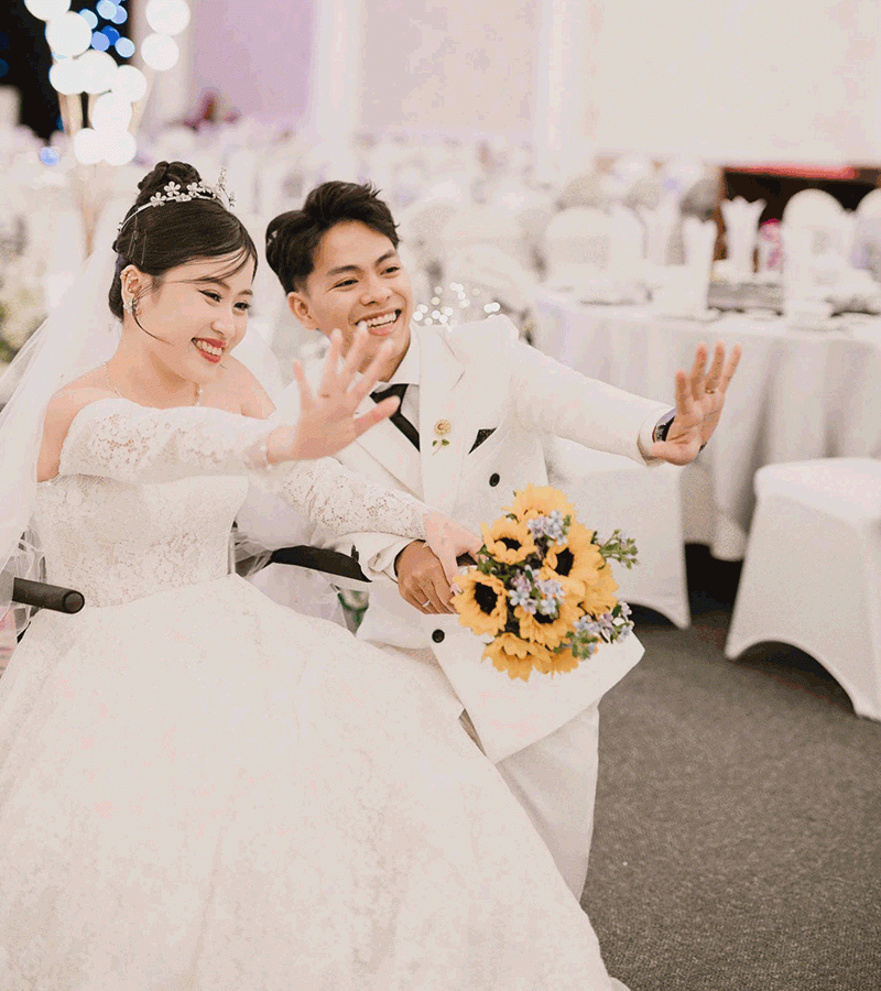 Thủy hạnh phúc vì có hôn lễ trọn vẹn