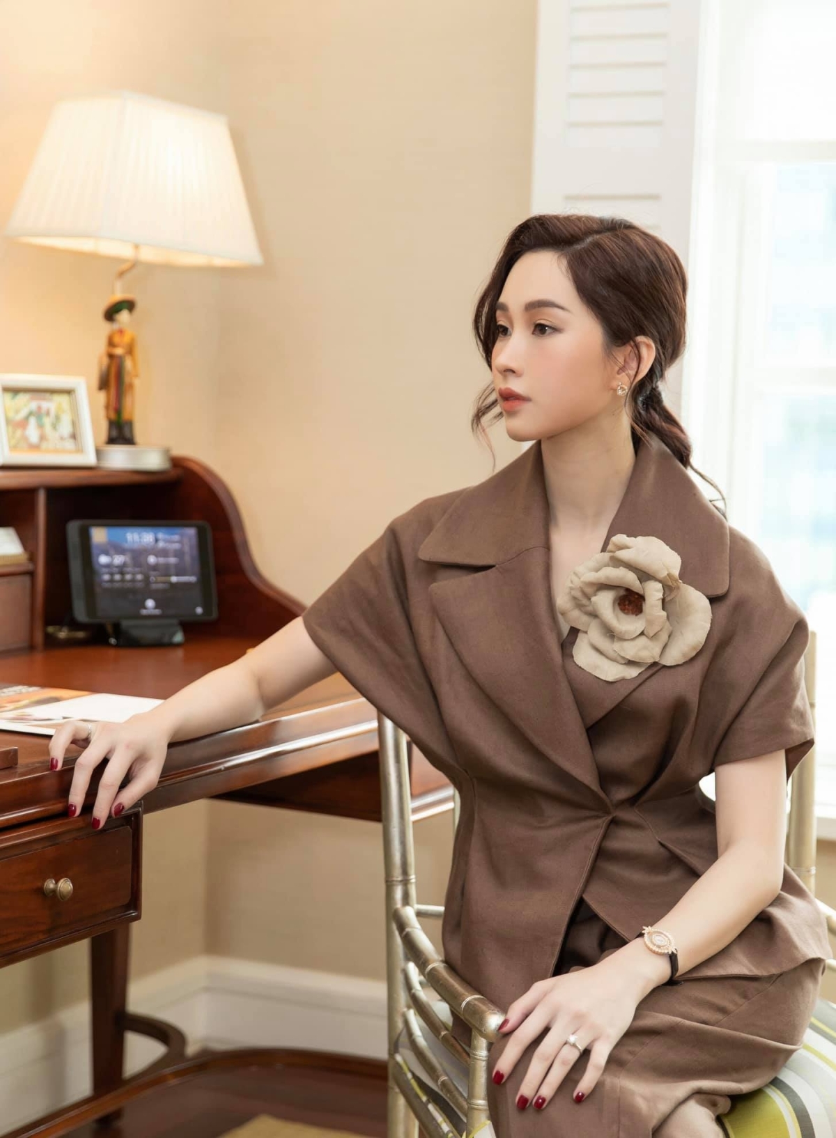 Kho trang sức, phụ kiện đắt giá của Hoa hậu Đặng Thu Thảo - 8