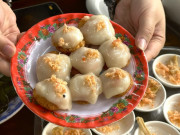 Lifestyle - 4 món bánh đặc sản tên lạ, giá siêu rẻ, khách ăn chục chiếc chưa chán ở Huế