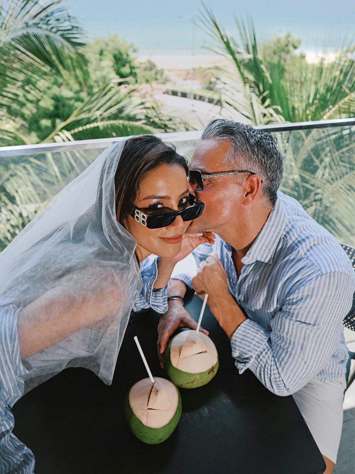 Vài ngày trước, Bảo Trúc cùng Mike bay sang Pháp, đưa các con tham quan những công viên thiếu nhi nổi tiếng tại Paris. Sau đó, cả hai tiếp tục chuẩn bị các công đoạn cần thiết cho đám cưới dự kiến diễn ra vào tháng 6.