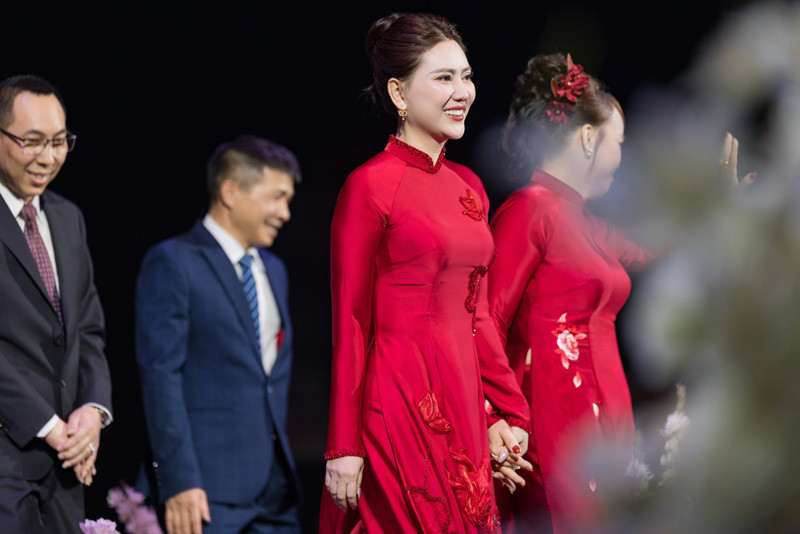 Nhan sắc quý phái của mẹ chú rể 