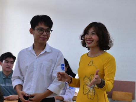 Bộ GD-ĐT: Không cấm dạy thêm, học thêm chính đáng