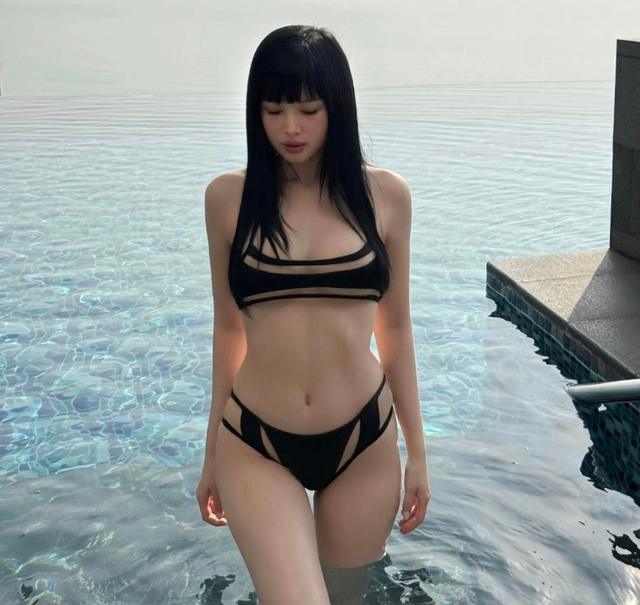 Tâm Tít tên thật Phạm Thanh Tâm (sinh năm 1989), là một trong những hot girl đời đầu của Hà Thành. Sở hữu gương mặt bầu bĩnh dễ thương, thanh tú, nụ cười rạng rỡ, Tâm Tít được rất nhiều người yêu mến.