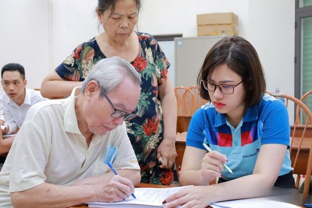 Để được hưởng trợ cấp hằng tháng, người không có lương hưu phải đáp ứng đầy đủ các điều kiện theo quy định. Ảnh minh họa: TL