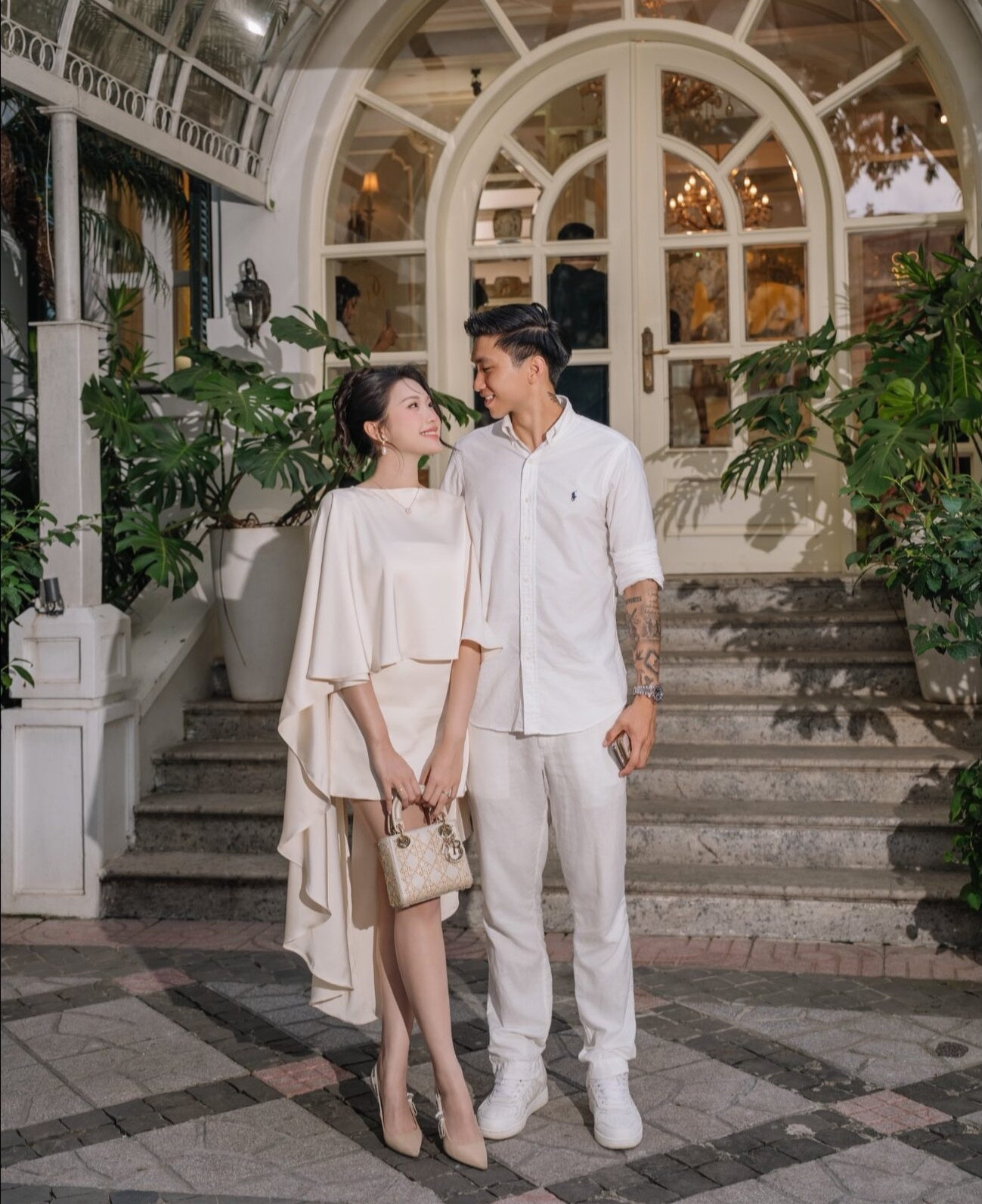 Tuy nhiên, thay vì lên tiếng gay gắt, họ chọn cách im lặng và đáp lại bằng chính cuộc sống của mình. Những hình ảnh gia đình quây quần bên nhau trong dịp lễ, Tết hay những chuyến du lịch trở thành câu trả lời rõ ràng nhất.