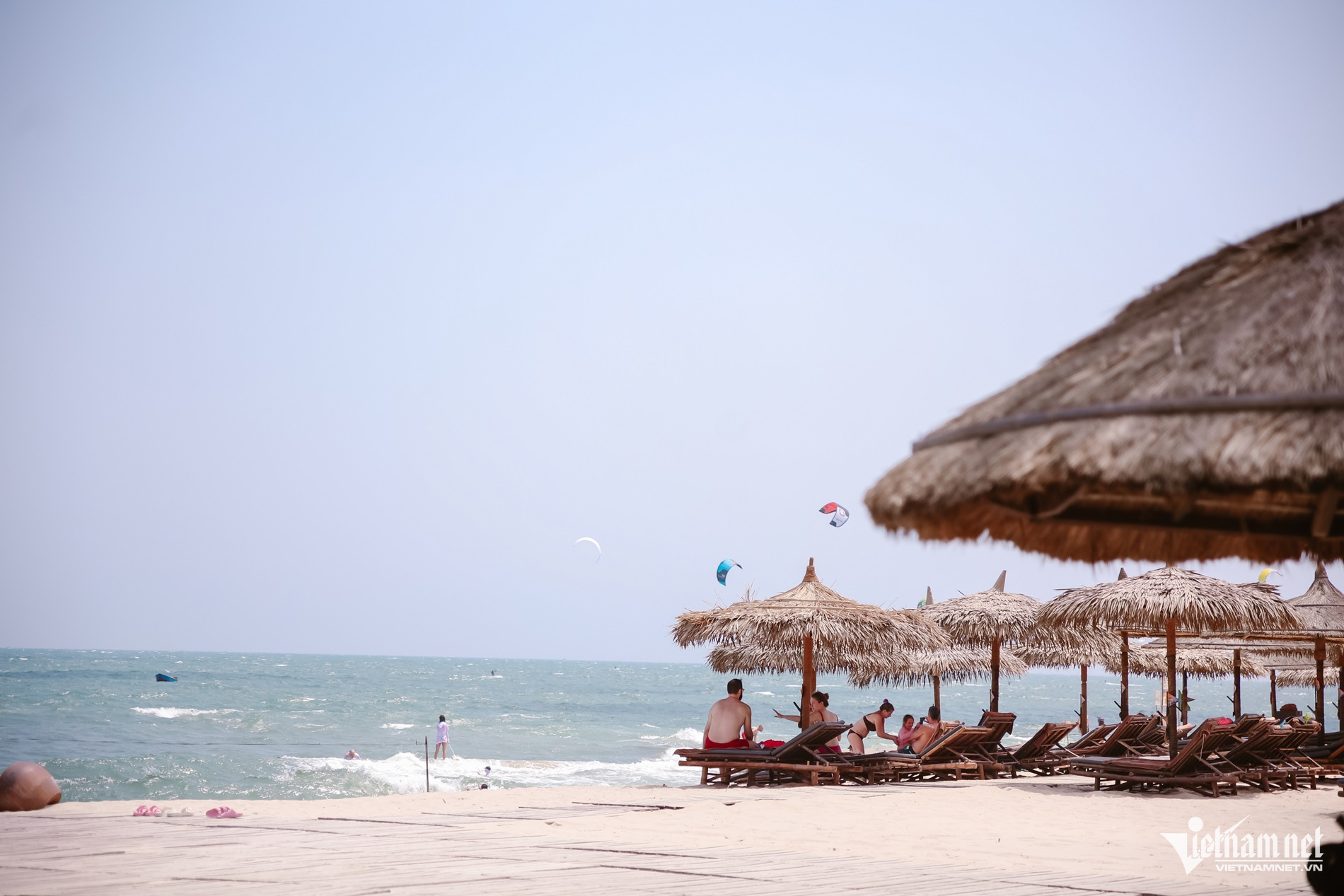 Không chỉ được du khách trong và ngoài nước tìm kiếm nhiều trong nửa đầu năm 2026, Mũi Né mới đây còn được vinh danh là một trong 10 điểm đến xu hướng toàn cầu của năm nay