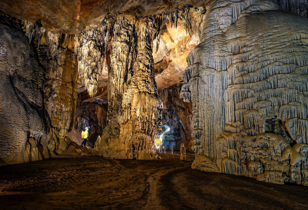 Không gian địa chất kỳ vĩ, gần như nguyên vẹn giữa rừng nguyên sinh. Ảnh: Đức Thành