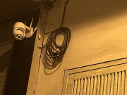 Nhà đẹp - Bức xúc vì hàng xóm 'chĩa camera an ninh vào nhà'