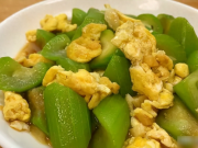 Bếp Eva - Loại rau mềm hơn cải bó xôi, tươi hơn xà lách, ăn nhiều đẹp da, tốt cho tim mạch, xào nhanh là có món ngon cơm