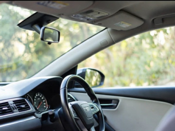 Bé gái hơn 2 tuổi tử vong sau khi bị bỏ quên trong ô tô