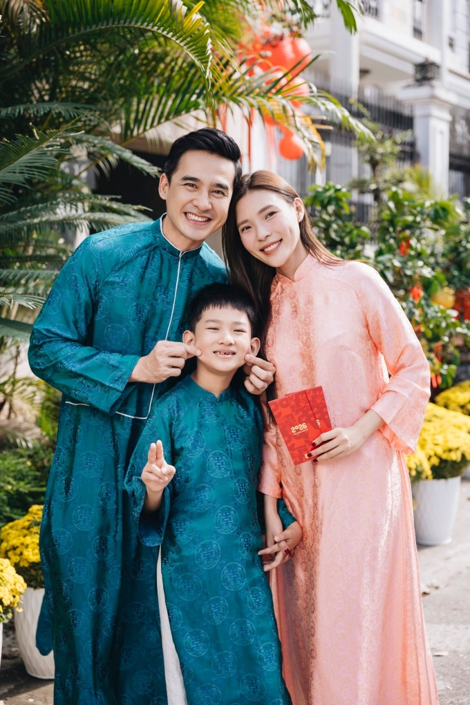 Cặp sao bên con trai dịp Tết Bính Ngọ. Ảnh: Nhân vật cung cấp