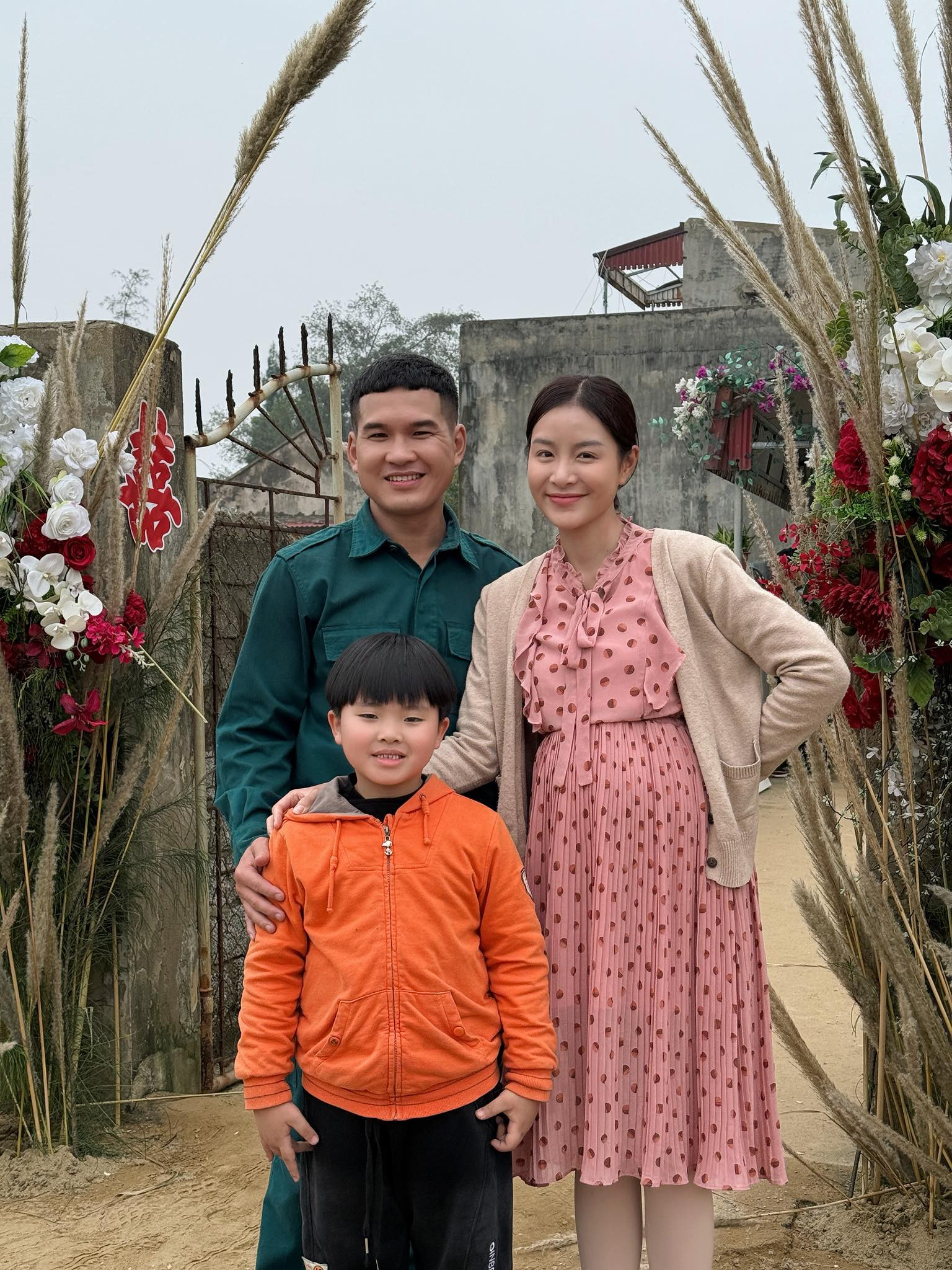 Nữ diễn viên khiến không ít khán giả bất ngờ bởi nhân vật lần này của cô có ngoại hình khác hẳn vai Yến thờn bơn trong phim Không giới hạn mới đây. 