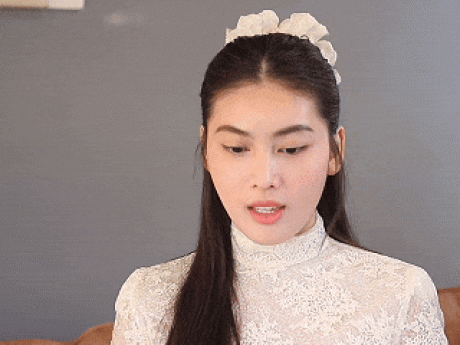 Á hậu Ngọc Thảo tái hiện màn khấn nguyện trong bộ phim trăm tỷ