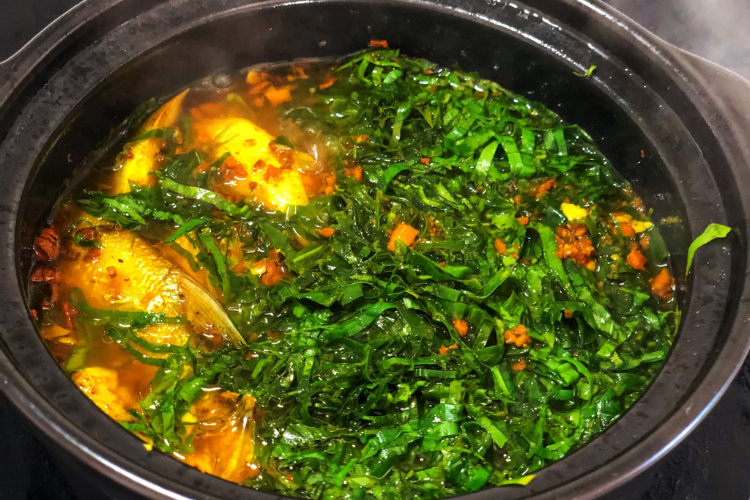 Món amp;#34;cứu đóiamp;#34; mùa lũ trở thành đặc sản đắt đỏ với giá lên tới 300.000 - 400.000 đồng/kg, nhiều người truy lùng - 3