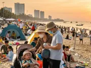 Clip Eva - Cha mẹ cần chuẩn bị gì để trẻ an toàn tuyệt đối khi đi chơi xa dịp lễ?