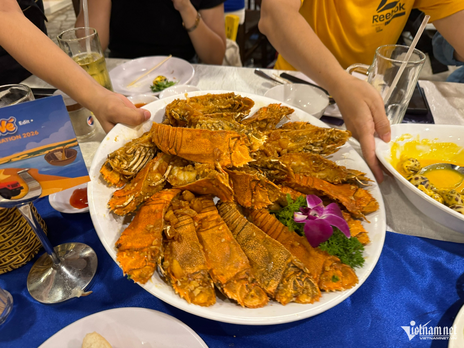 Sản vật 10 chân có hình thù kỳ dị ở Mũi Né, khách khen ngọt ngon như tôm hùm - 4