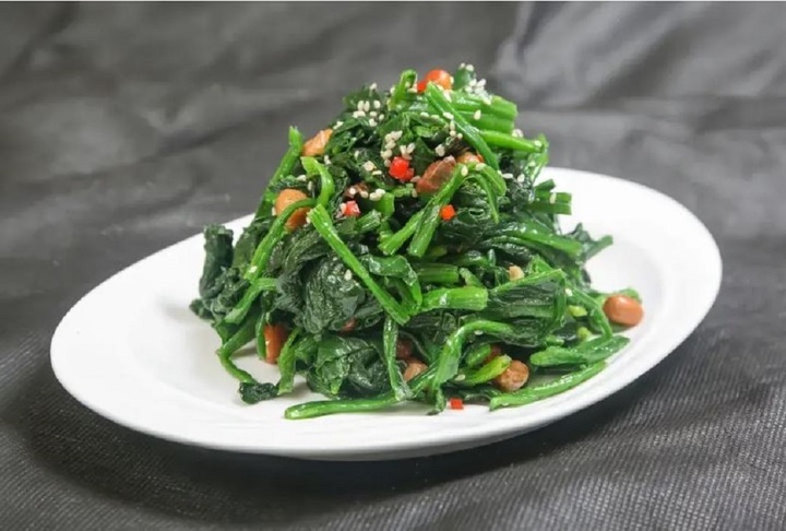Cải bó xôi giàu chất dinh dưỡng.