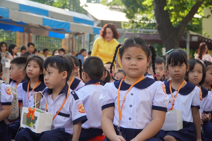 Phụ huynh TPHCM đăng ký tuyển sinh các lớp đầu cấp từ 27-5 đến 17 giờ ngày 7-6