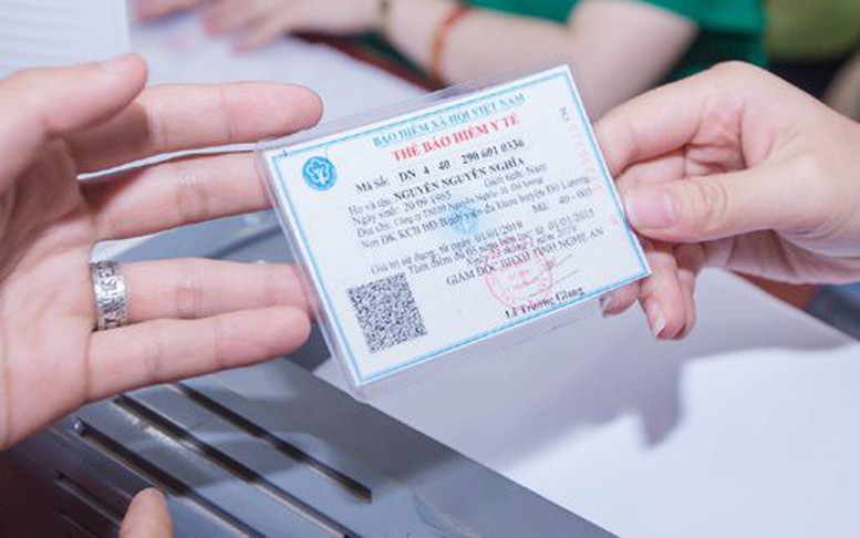 Từ 15/5, cho người khác mượn thẻ BHYT hoặc sử dụng thẻ BHYT của người khác trong khám bệnh, chữa bệnh sẽ bị phạt tiền lên đến 5 triệu.