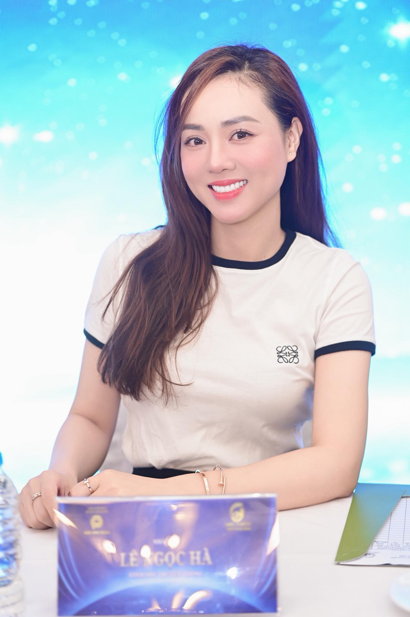 Vợ NSND Công Lý. Ảnh: FBNV