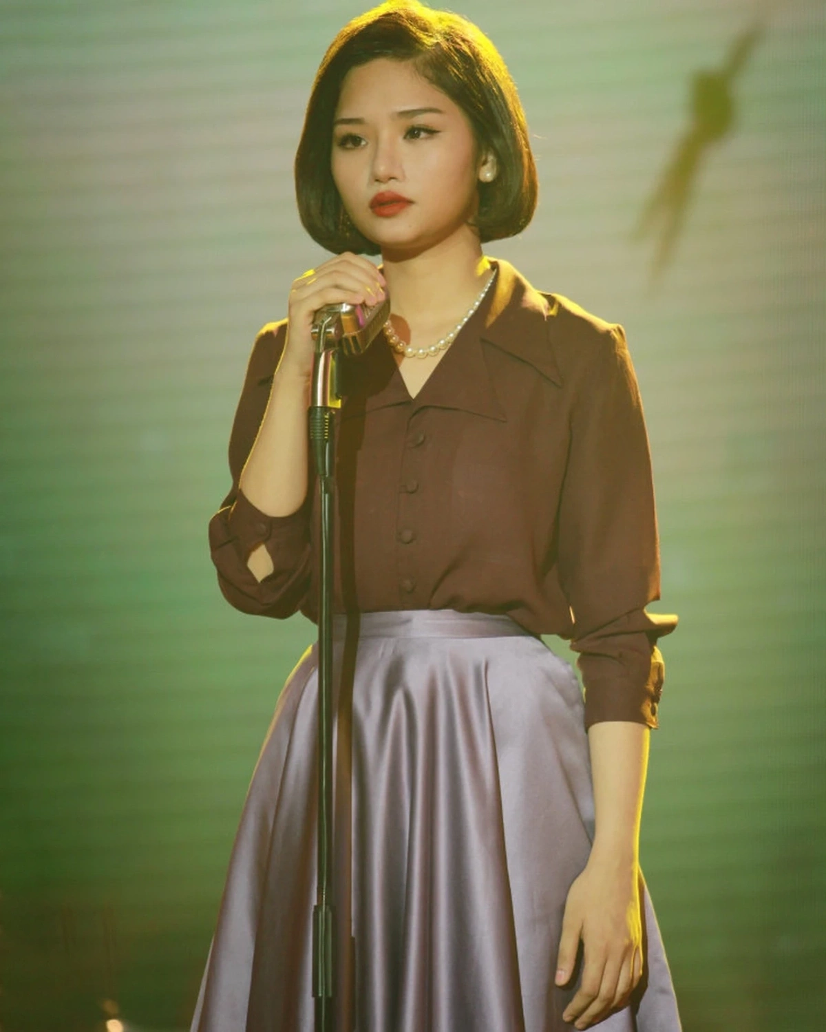 Bước ngoặt lớn trong sự nghiệp của Miu Lê là khi cô đóng chính trong phim điện ảnh Em là bà nội của anh năm 2015. Để phù hợp với tạo hình của phim, cô để tóc bob ngắn, diện trang phục kiểu vintage. Phong cách này cũng được Miu Lê yêu thích một thời gian sau đó.