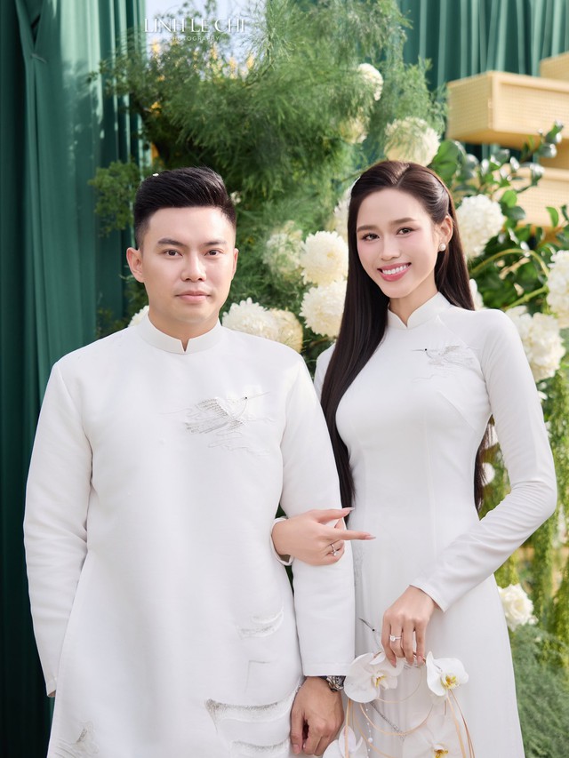 Đáng chú ý, Đỗ Thị Hà đã rời vị trí CEO tại công ty mỹ phẩm do mình điều hành để tập trung vun vén tổ ấm. Người đẹp cho rằng đây không phải là việc từ bỏ sự nghiệp mà là lựa chọn cho giai đoạn sống mới.