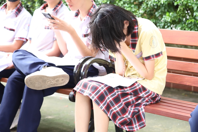 Nhiều học sinh căng thẳng trước áp lực học tập. Ảnh: P.T.