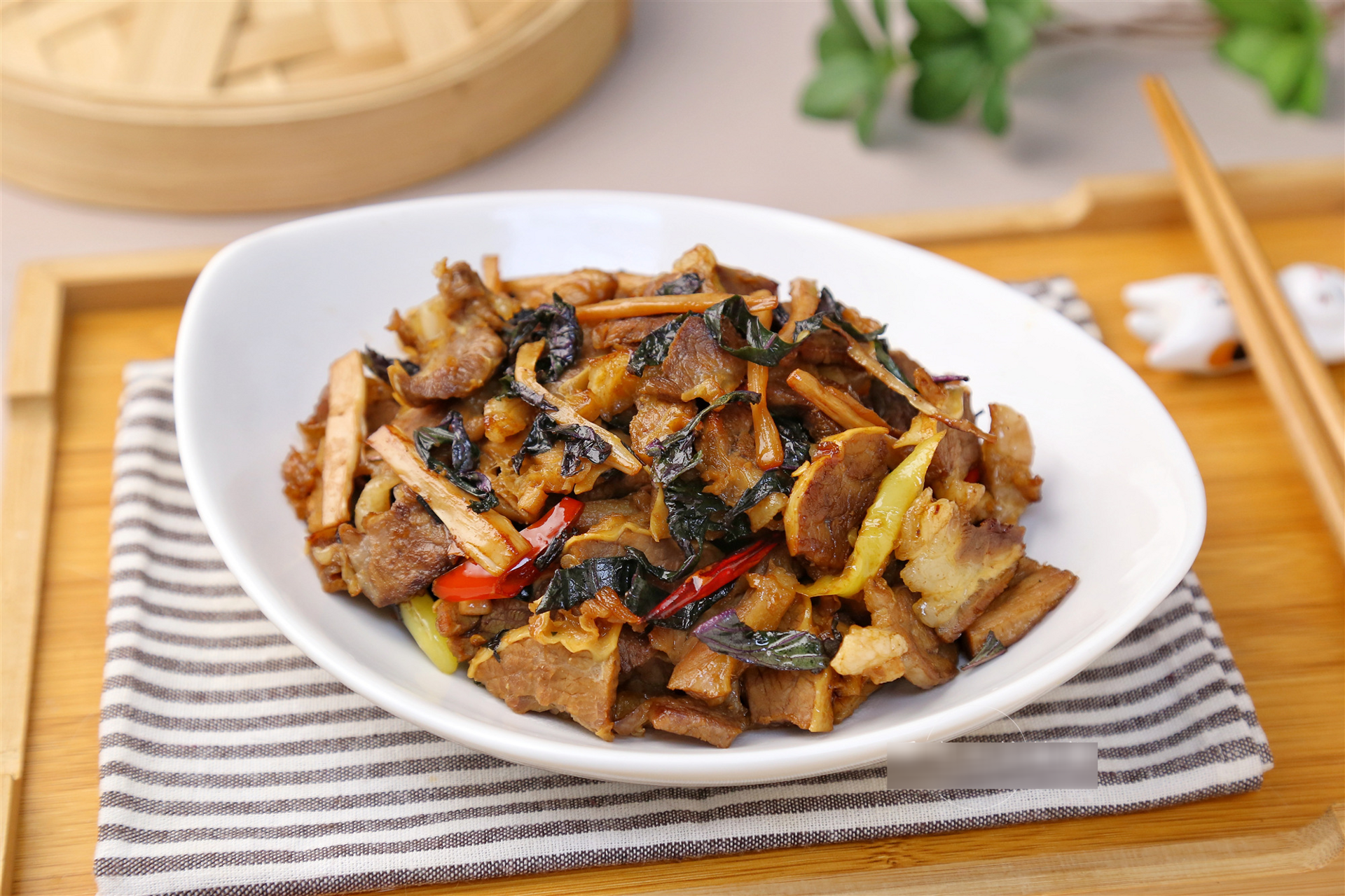 Loại rau gia vị giá rẻ lại là vị thuốc quý, điều hòa khí huyết, tăng cường sức đề kháng, xào thịt bò cực thơm - 11
