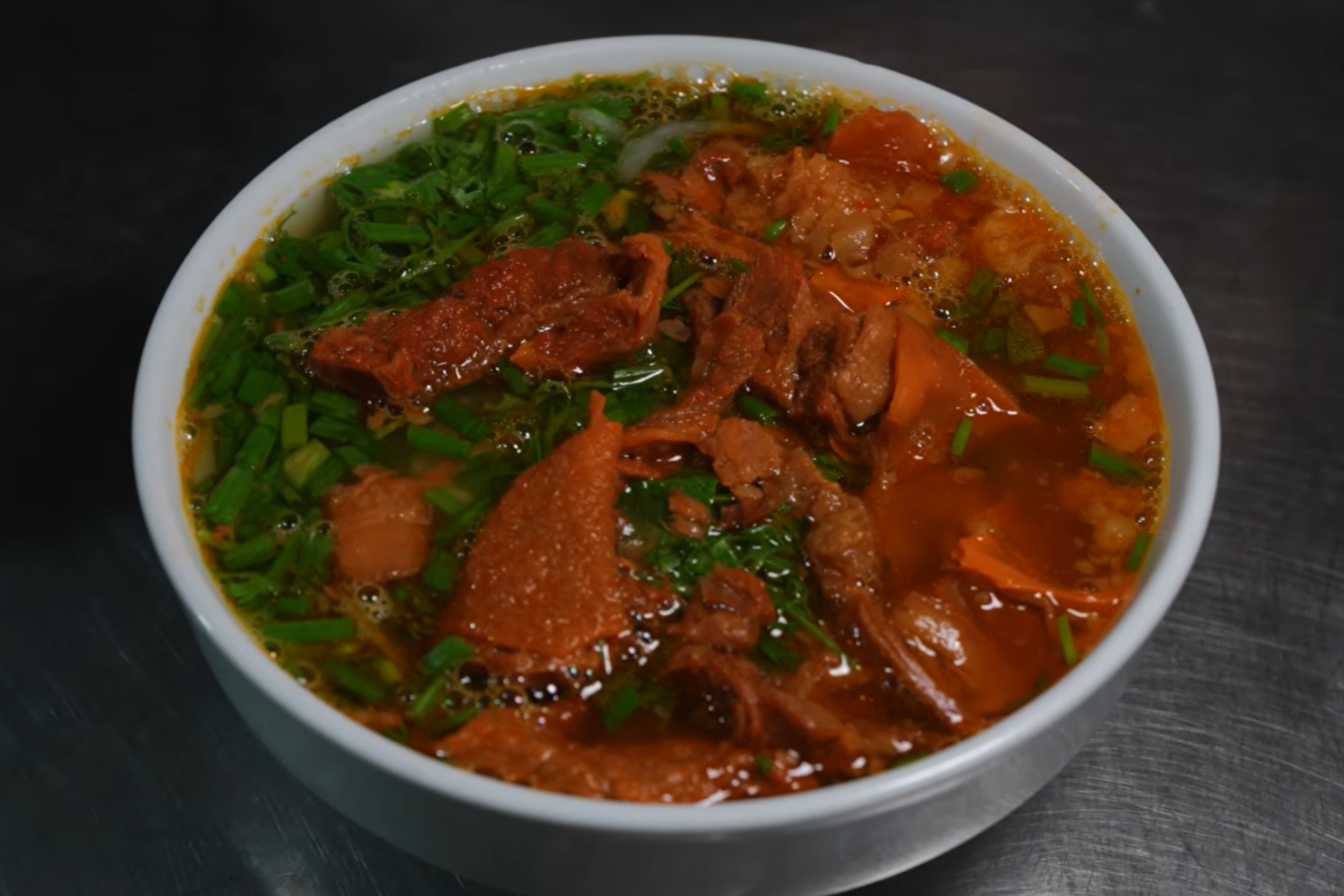 Khách Mỹ thử 6 món phở trong 1 ngày ở Hà Nội, phát hiện điều bất ngờ - 7