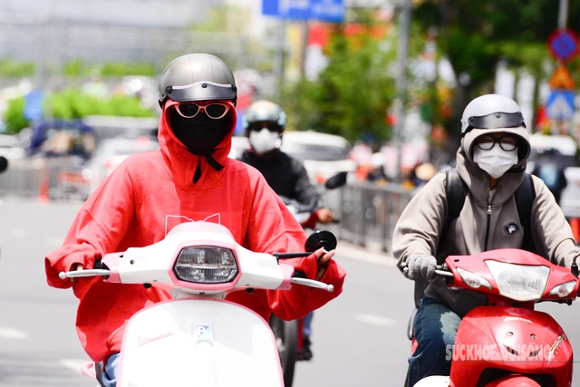 Nắng nóng nhiều khu vực lên đến 39 độ C. Ảnh: Tuấn Anh