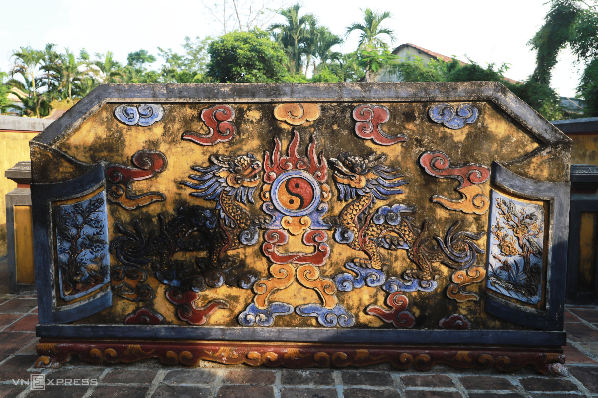 Nơi an nghỉ của hai vua triều Nguyễn bị lưu đày - 11