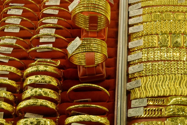 Giá vàng giảm tiếp