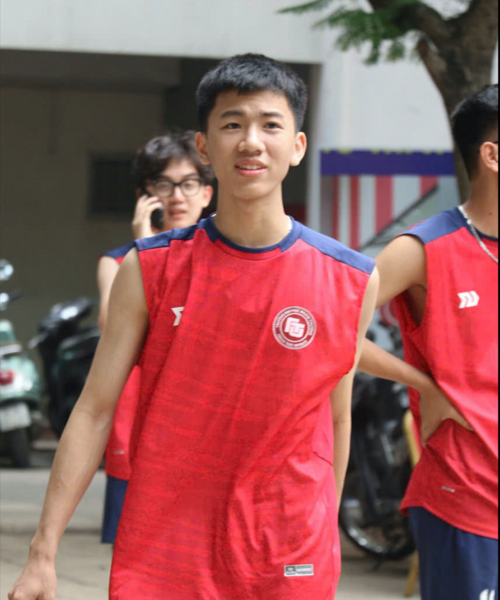 Nhìn lại hành trình của mình, Hiệp cho rằng môi trường đại học không chỉ là nơi học kiến thức chuyên môn mà còn là cơ hội để mỗi người khám phá khả năng của bản thân.
