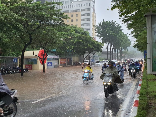 Theo dự báo thời tiết, hôm nay nhiều tỉnh thành khu vực Bắc Bộ có mưa dông. Ảnh: T.H