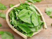 Bếp Eva - Loại rau ít người biết ăn, lại là dược liệu quý, bổ gan, trừ ẩm, thanh nhiệt, cải thiện thị lực, nấu cháo cực ngon