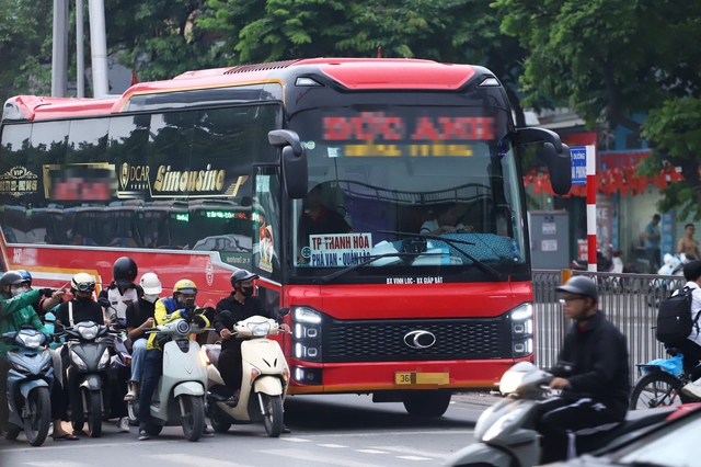 Nhiều lỗi giao thông phổ biến tại Hà Nội bị đề xuất tăng gấp đôi mức phạt.