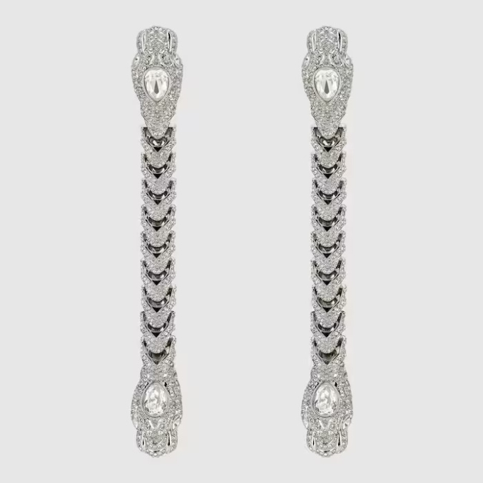 Cận cảnh vòng cổ Dionysus. Ảnh: Gucci