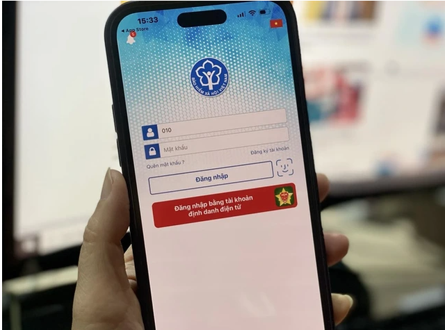 Theo Quyết định số 366/QĐ-BHXH, tiếp tục đẩy mạnh ứng dụng công nghệ thông tin và chuyển đổi số trong giải quyết thủ tục hành chính liên quan đến BHXH. Ảnh minh họa: TL