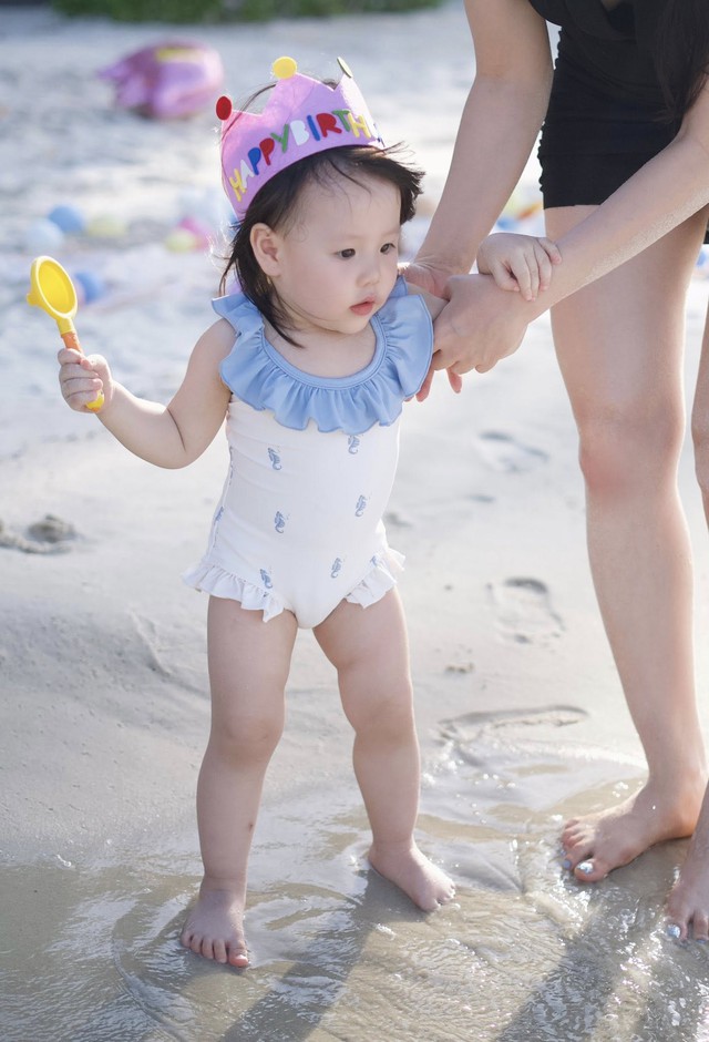 Phương Oanh diện bikini thoải mái chia sẻ khoảnh khắc rạng rỡ bên 2 con - 3