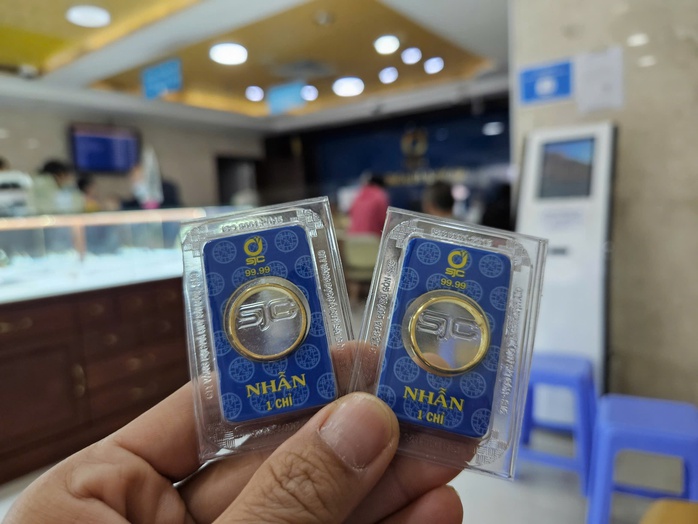 Giá vàng trong nước giảm tiếp