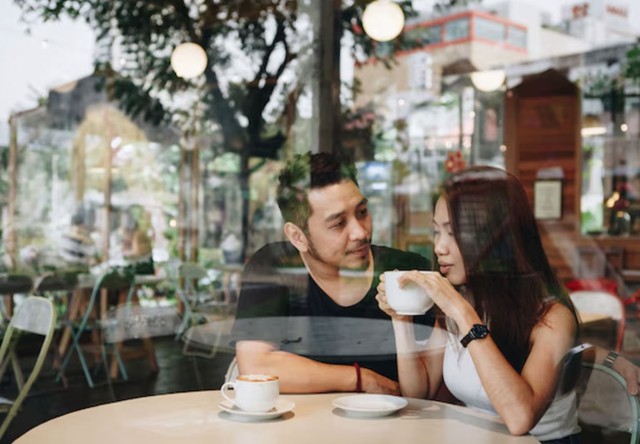 Nhiều người nghĩ nam Thiên Bình khá hào hoa và đôi lúc khó đoán, nhưng khi yêu thật lòng, họ lại là người rất tâm lý và biết nghĩ cho cảm xúc đối phương. Ảnh minh họa