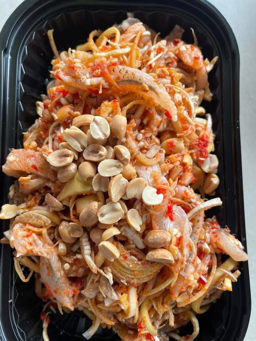 Món gỏi lạ miệng từ cá dẫu. Ảnh: Lài Em