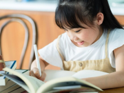 Yêu con - Những bài tập hè độc lạ khiến học sinh 'làm cả cuộc đời cũng không xong'
