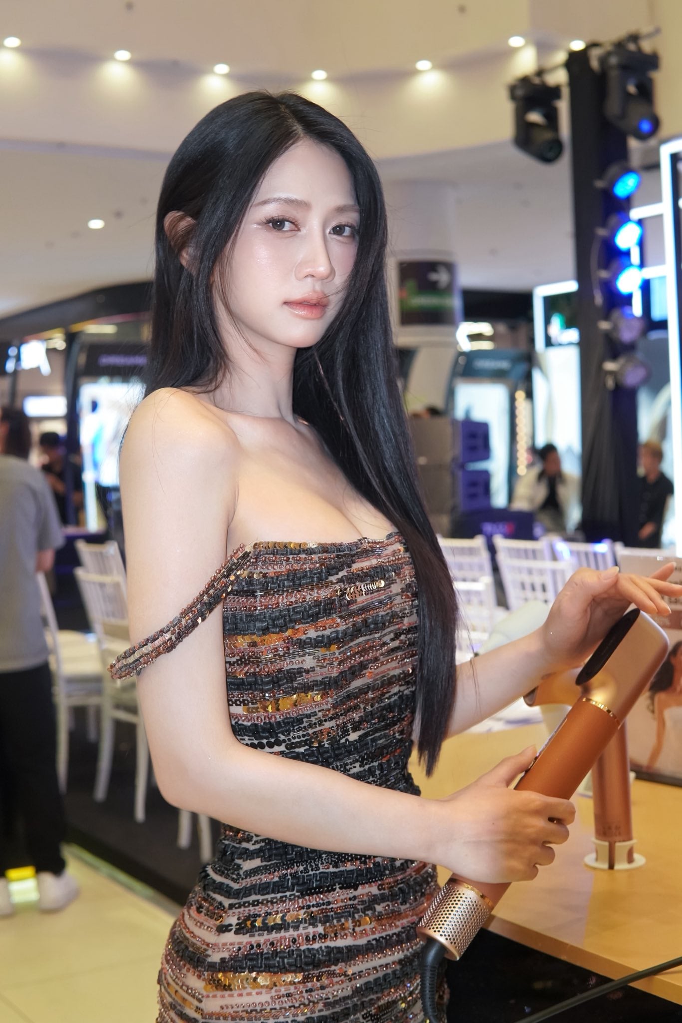 Lê Bống hiện là MC của nhiều chương trình. Ảnh: FBNV