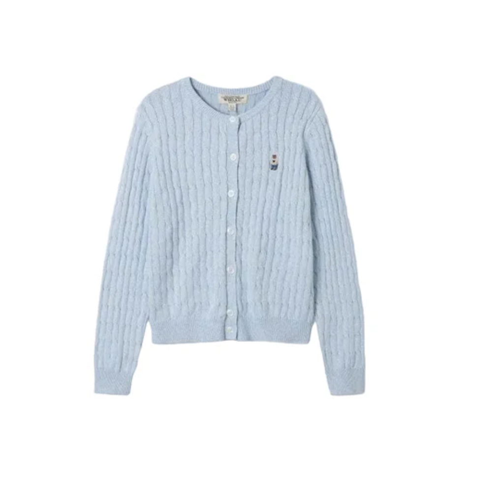Theo giới thiệu của hãng, mẫu áo có thể phối cùng quần jeans, chân váy hoặc layer với áo khoác ngoài để tạo vẻ năng động, nữ tính. Mẫu áo có giá bán 1,3 triệu đồng. Ảnh: WHOAU