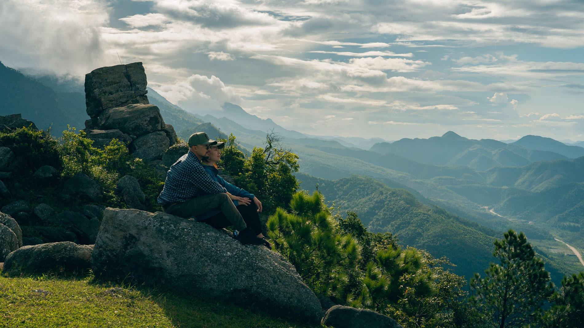 Nơi trốn nắng nóng cách Hà Nội 120km, ngủ không cần quạt, bình minh đẹp nên thơ - 1