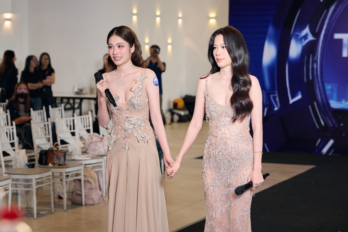 Hôm 30/5, Nam Anh - Nam Em nắm tay nhau đến đăng ký sơ khảo Miss Cosmo TP HCM. Từng trải qua nhiều cuộc thi sắc đẹp, họ cho biết muốn tiếp tục chứng minh bản thân một lần nữa.